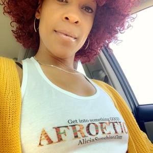 Meet your Posher, Alicia